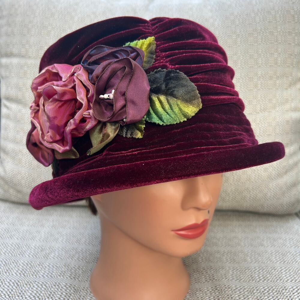 Hopeless Romantic Cloche Hat 1920s aesthetic Burgundy crushed velvet 3D roses - Picture 2 of 8